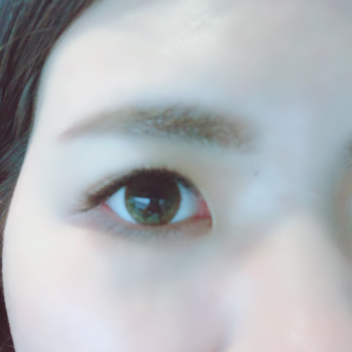 女性の目のアップ